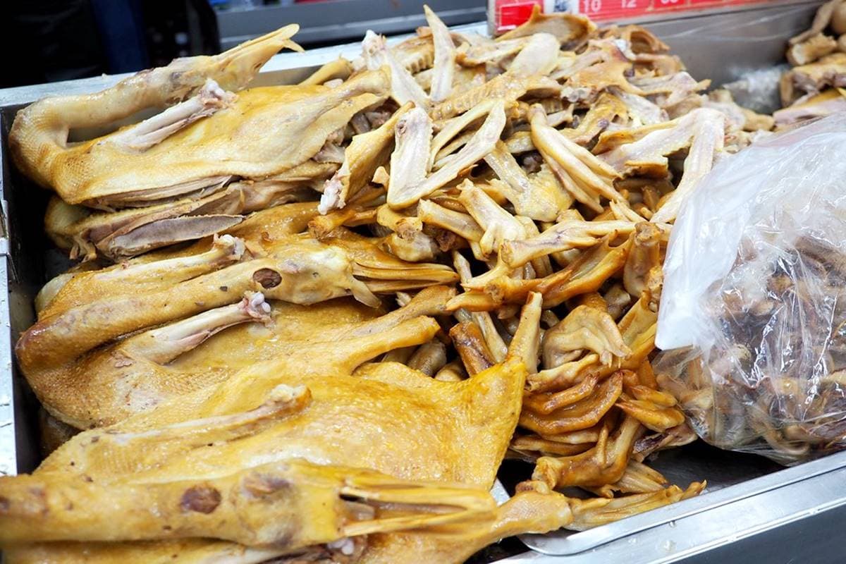 城隍廟周邊人氣小吃!「鴨肉滷肉飯」凌晨2點吃得到,炒鴨血酸辣唰嘴好過癮 城隍廟周邊人氣小吃!「鴨肉滷肉飯」凌晨2點吃得到,炒鴨血酸辣唰嘴好過癮