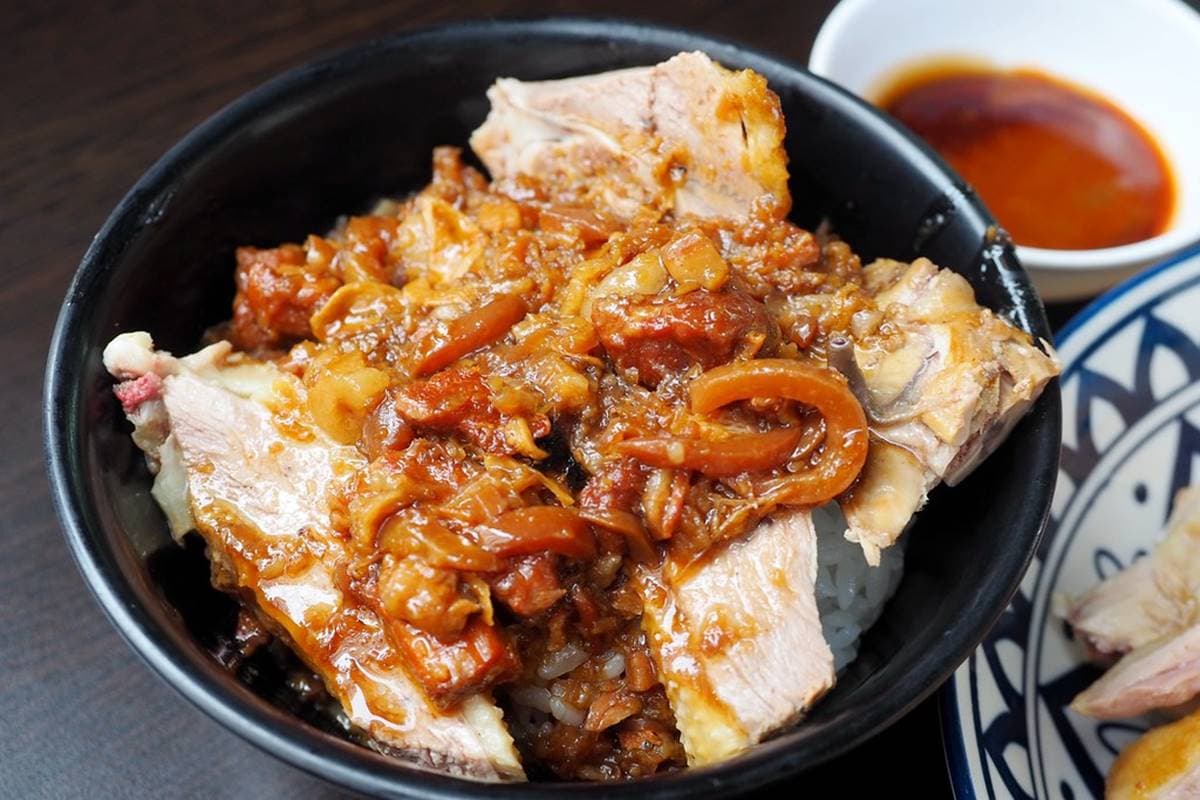城隍廟周邊人氣小吃!「鴨肉滷肉飯」凌晨2點吃得到,炒鴨血酸辣唰嘴好過癮 城隍廟周邊人氣小吃!「鴨肉滷肉飯」凌晨2點吃得到,炒鴨血酸辣唰嘴好過癮