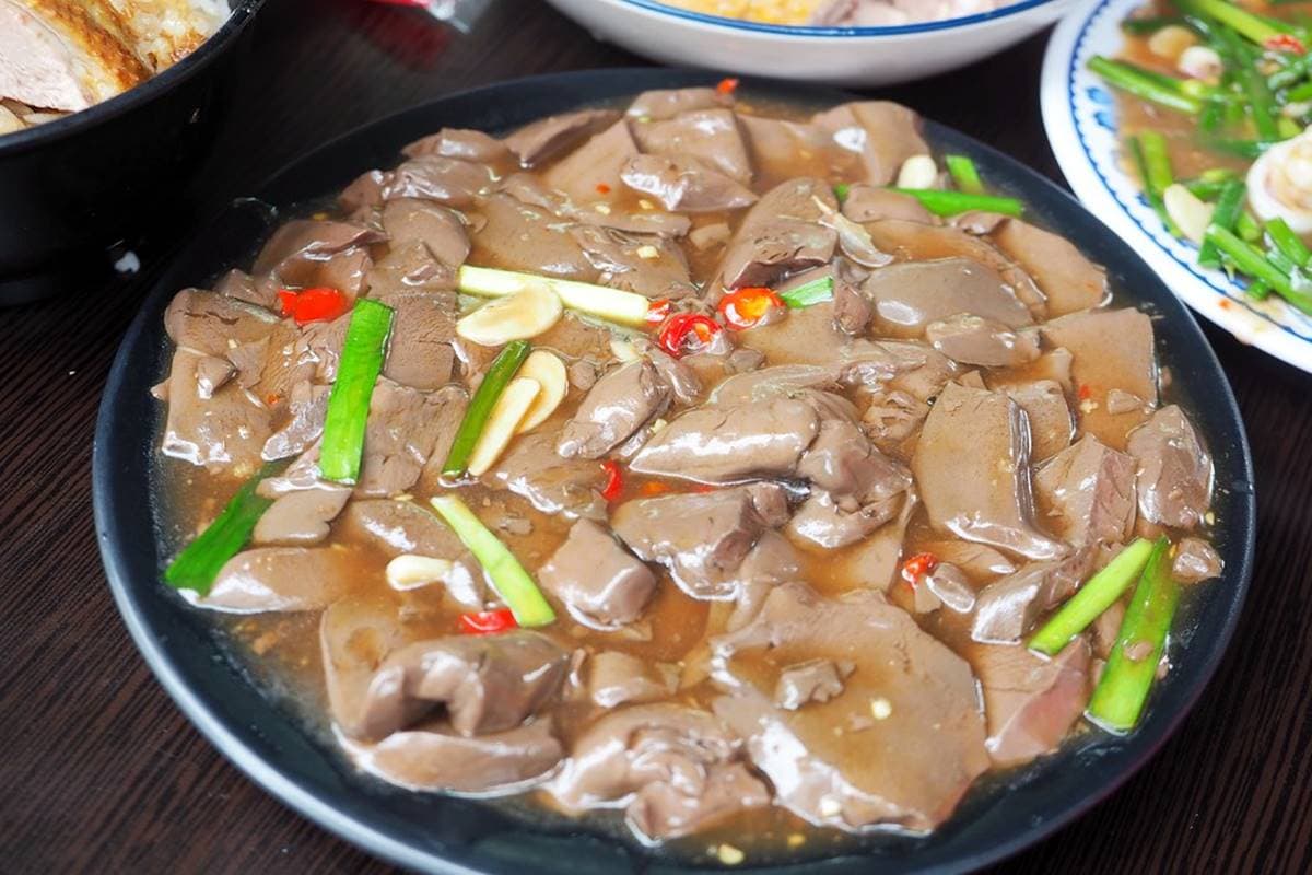 城隍廟周邊人氣小吃!「鴨肉滷肉飯」凌晨2點吃得到,炒鴨血酸辣唰嘴好過癮 城隍廟周邊人氣小吃!「鴨肉滷肉飯」凌晨2點吃得到,炒鴨血酸辣唰嘴好過癮