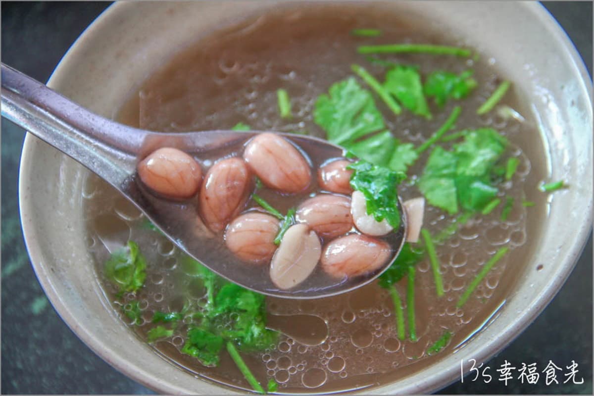 好評破萬4.1顆星!麻豆最強「30元碗粿」日賣上百碗,內行必加靈魂蒜蓉醬油 好評破萬4.1顆星!麻豆最強「30元碗粿」日賣上百碗,內行必加靈魂蒜蓉醬油