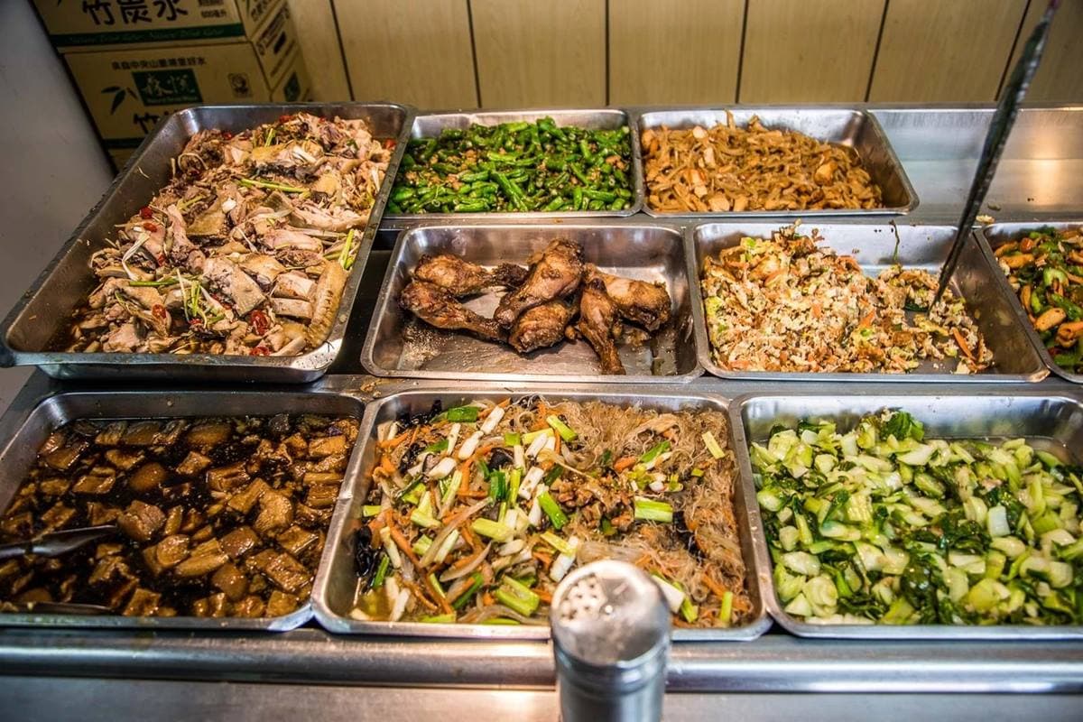 全台最便宜吃到飽!桃園「佛心自助餐」80元無限吃,白飯、湯免費供應太佛心 全台最便宜吃到飽!桃園「佛心自助餐」80元無限吃,白飯、湯免費供應太佛心