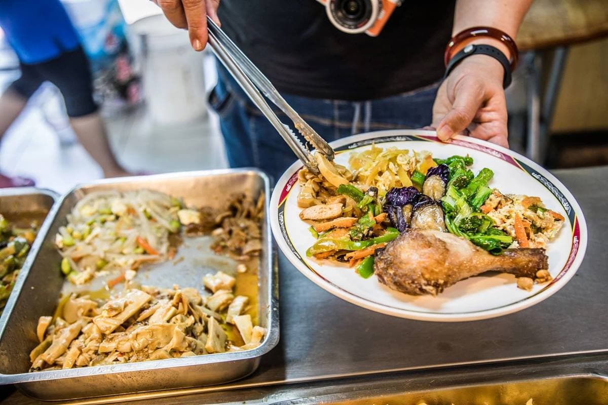 全台最便宜吃到飽!桃園「佛心自助餐」80元無限吃,白飯、湯免費供應太佛心 全台最便宜吃到飽!桃園「佛心自助餐」80元無限吃,白飯、湯免費供應太佛心