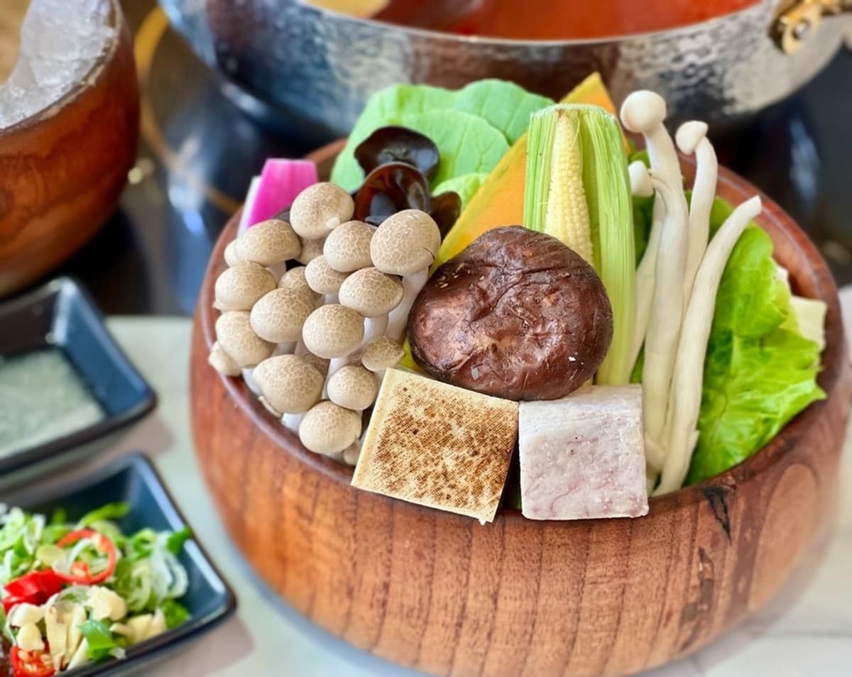 台南最美火鍋店!「9種海鮮拼盤」爽嗑波士頓龍蝦,南洋風裝潢秒飛峇里島 台南最美火鍋店!「9種海鮮拼盤」爽嗑波士頓龍蝦,南洋風裝潢秒飛峇里島