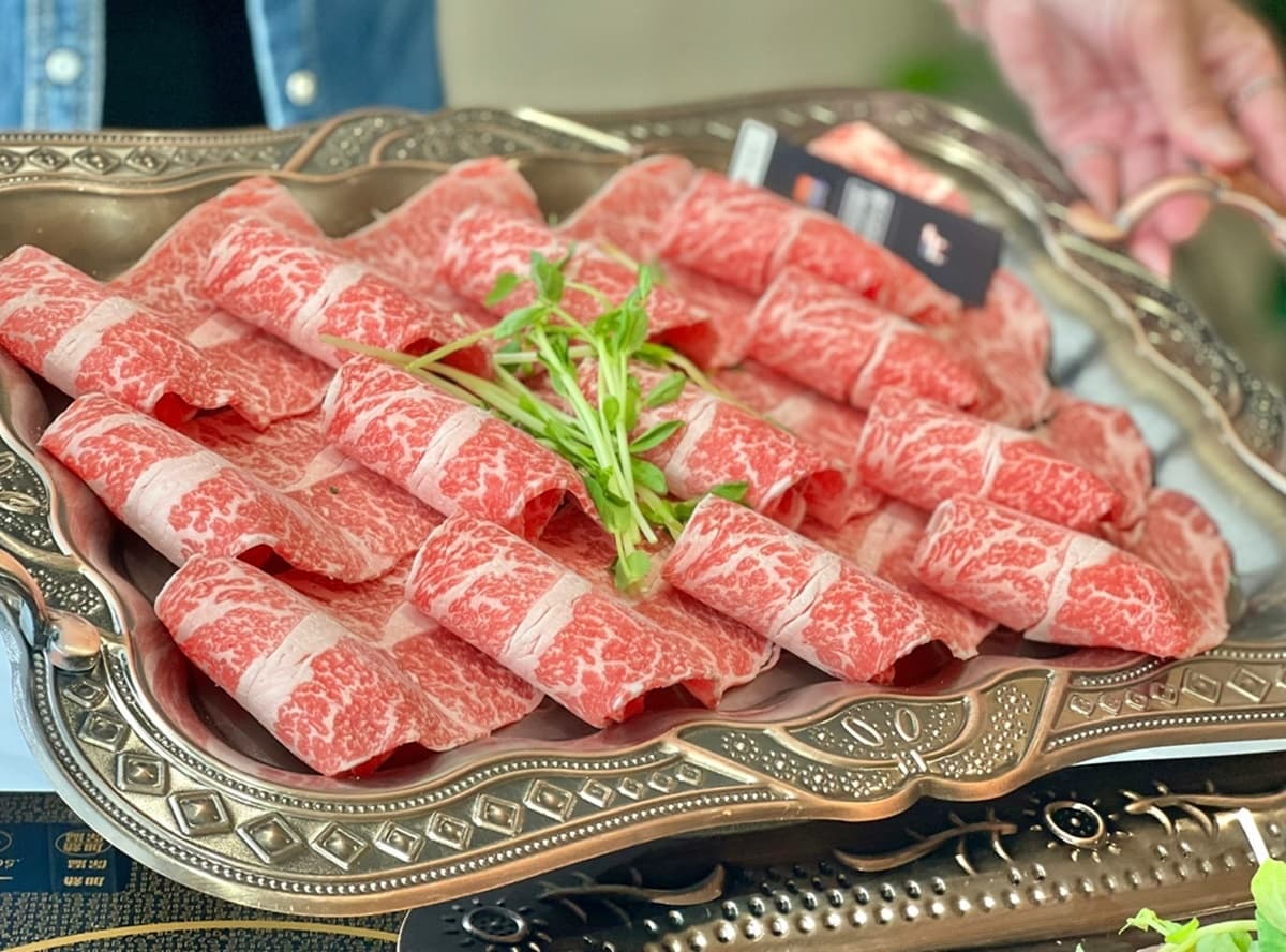台南最美火鍋店!「9種海鮮拼盤」爽嗑波士頓龍蝦,南洋風裝潢秒飛峇里島 台南最美火鍋店!「9種海鮮拼盤」爽嗑波士頓龍蝦,南洋風裝潢秒飛峇里島