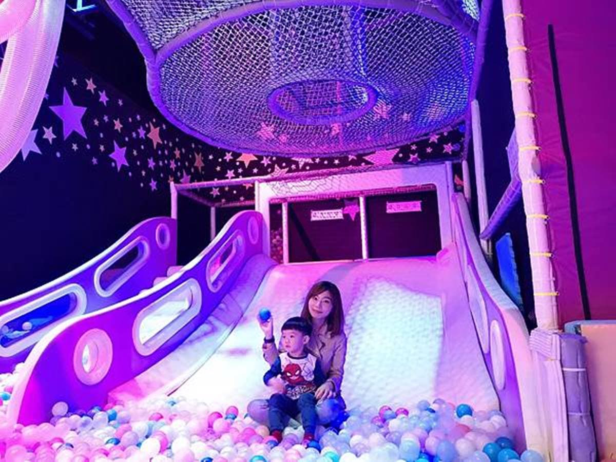 放電一整天!台北「親子樂園」體驗繩索攀爬、彈跳床,還能爽玩溜滑梯球池 放電一整天!台北「親子樂園」體驗繩索攀爬、彈跳床,還能爽玩溜滑梯球池