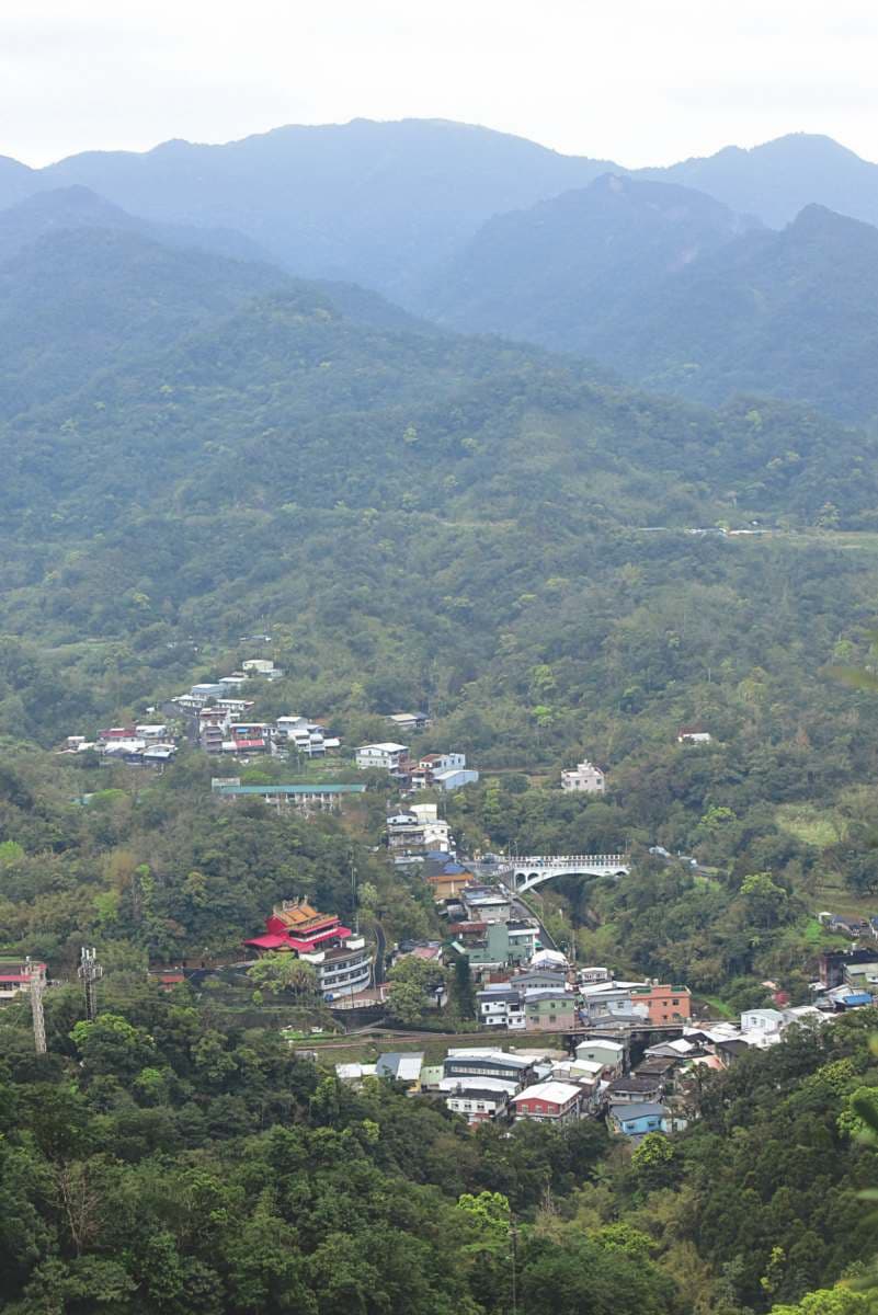 打卡絕景!新北90度垂直「天梯步道」新手也能爬,七夕帶情人攻頂感情加溫 打卡絕景!新北90度垂直「天梯步道」新手也能爬,七夕帶情人攻頂感情加溫