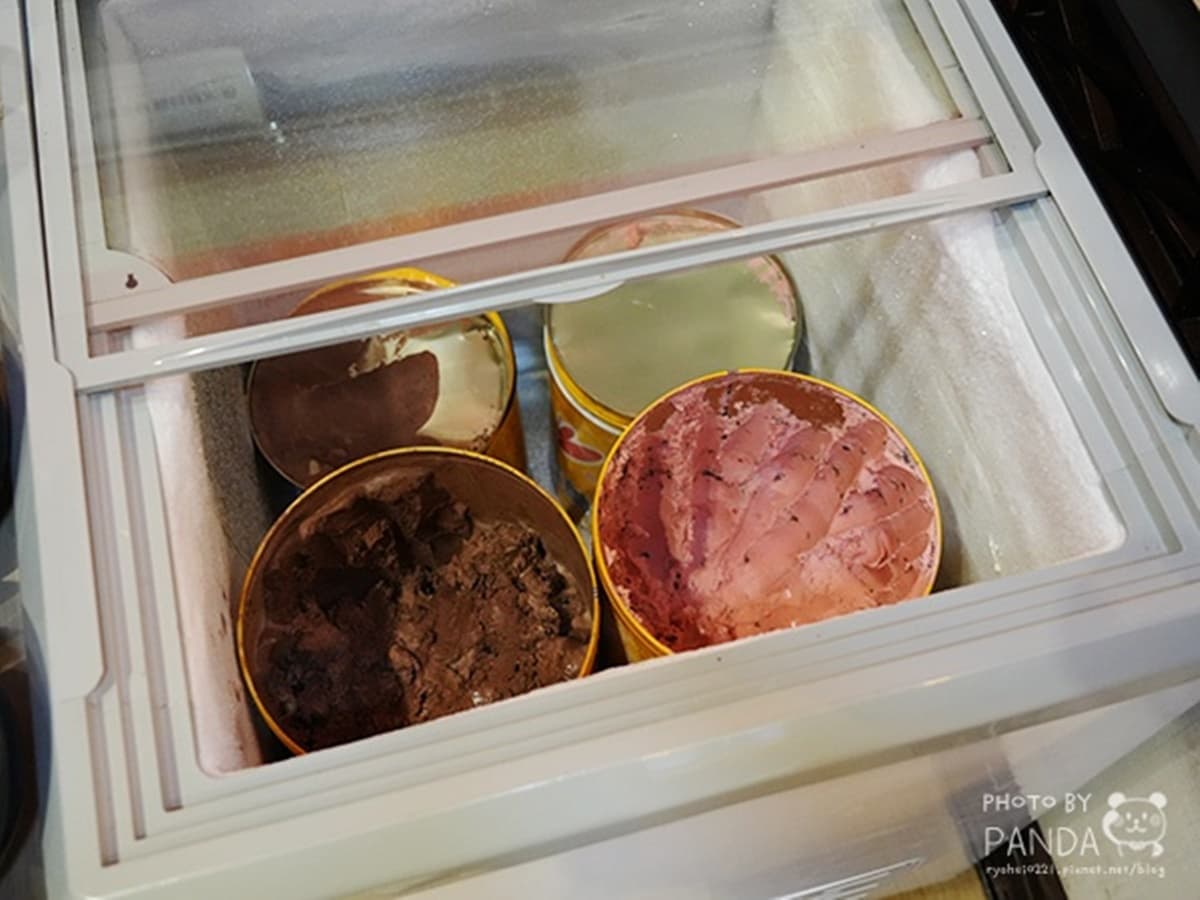 冰淇淋掉進拉麵裡?挑戰「平價小火鍋」最狂新品,攪拌變牛奶鍋超衝擊 冰淇淋掉進拉麵裡?挑戰「平價小火鍋」最狂新品,攪拌變牛奶鍋超衝擊