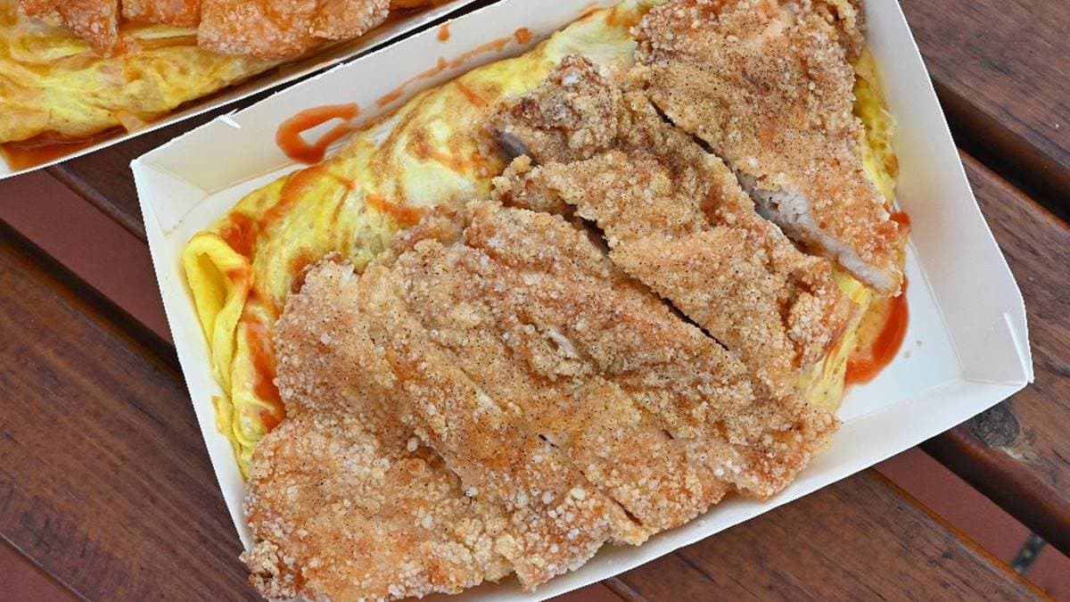 想吃先等半小時!爆量「雞排蛋包飯」只要90元,免百元就能飽到天靈蓋 想吃先等半小時!爆量「雞排蛋包飯」只要90元,免百元就能飽到天靈蓋