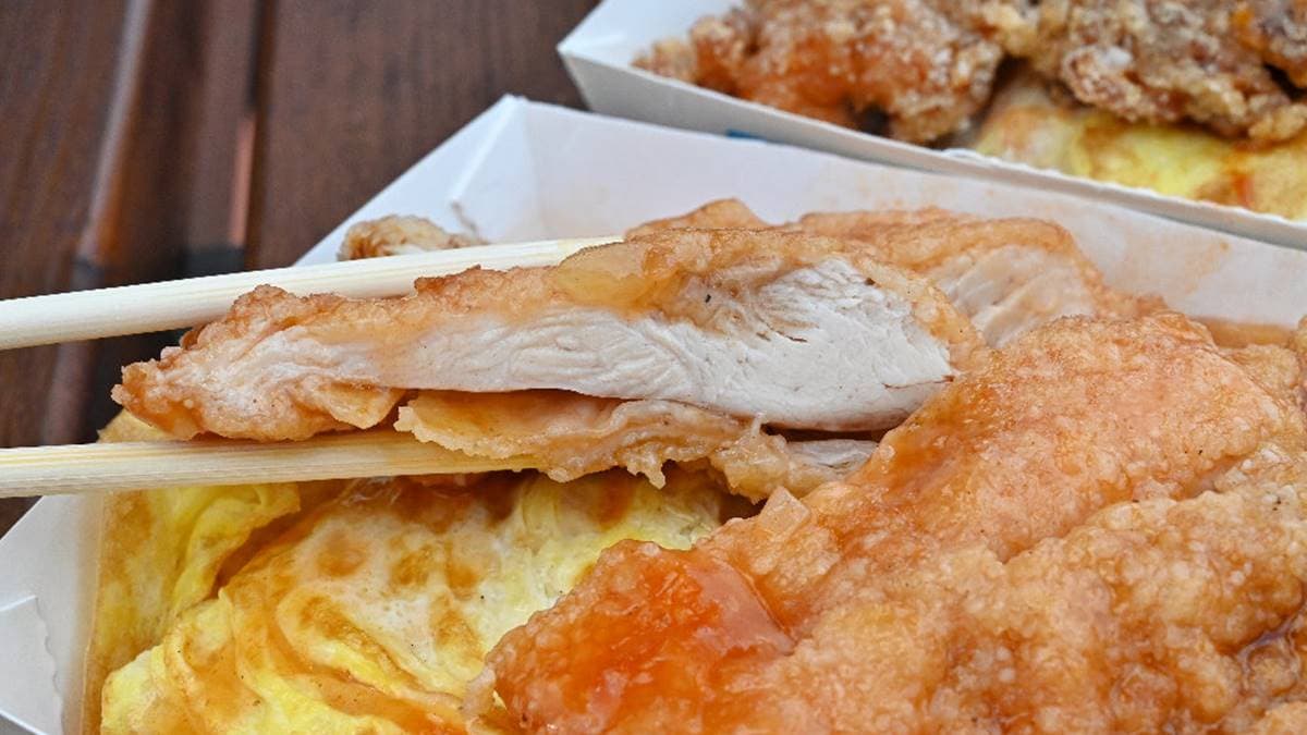 想吃先等半小時!爆量「雞排蛋包飯」只要90元,免百元就能飽到天靈蓋 想吃先等半小時!爆量「雞排蛋包飯」只要90元,免百元就能飽到天靈蓋
