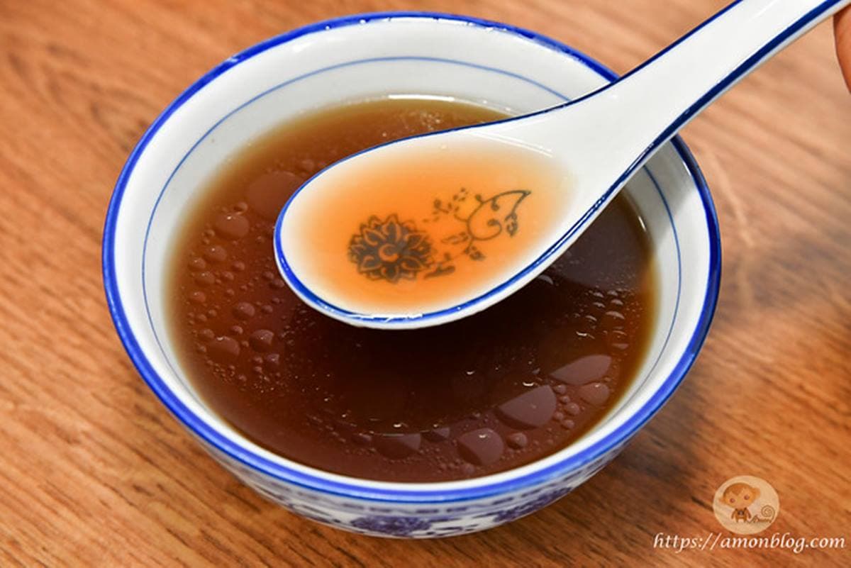 1天賣300隻油雞!「港式油雞飯」鹹香唰嘴,內用還有藥膳雞湯喝到飽 1天賣300隻油雞!「港式油雞飯」鹹香唰嘴,內用還有藥膳雞湯喝到飽
