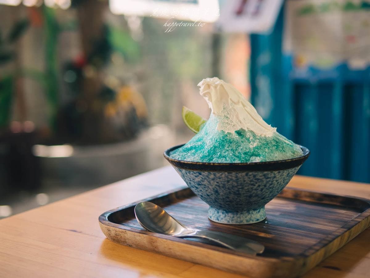 打卡超吸睛海浪冰!「鹹奶油+湛藍刨冰」化身都蘭大海,挖開還吃得到海草 打卡超吸睛海浪冰!「鹹奶油+湛藍刨冰」化身都蘭大海,挖開還吃得到海草
