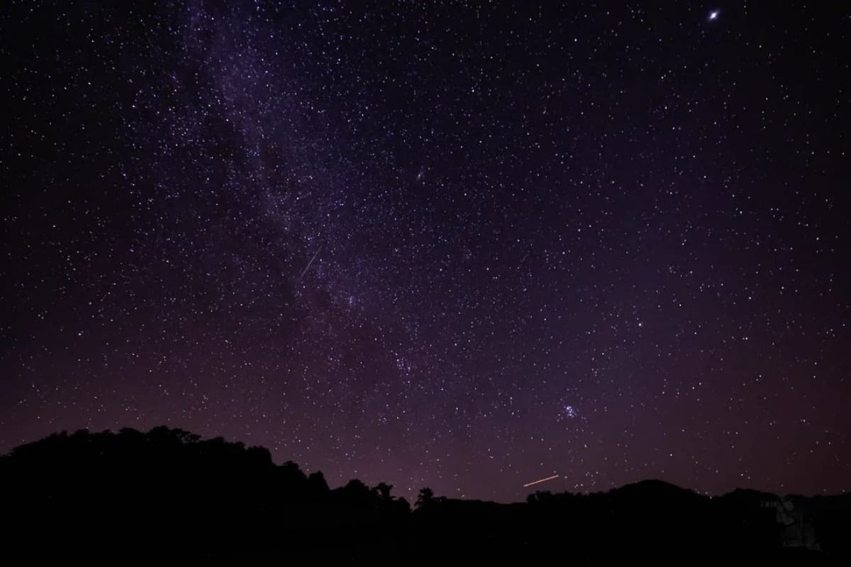 2022「英仙座流星雨」8/11登場!每小時百顆流星,最佳觀測時間出爐 2022「英仙座流星雨」8/11登場!每小時百顆流星,最佳觀測時間出爐