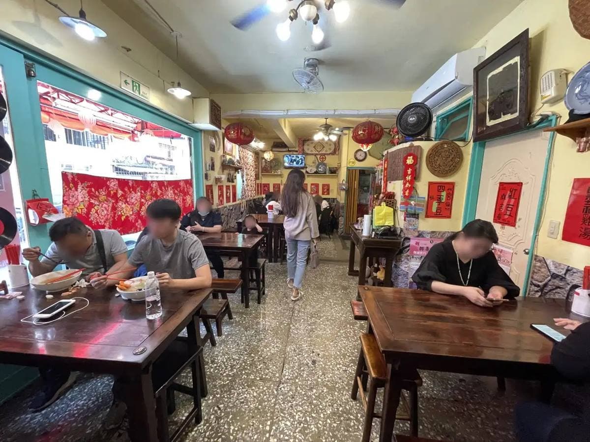 老闆怕你吃不飽!超佛「大碗公什錦麵」逼近10人份,爆量配料一整碗僅120元 老闆怕你吃不飽!超佛「大碗公什錦麵」逼近10人份,爆量配料一整碗僅120元