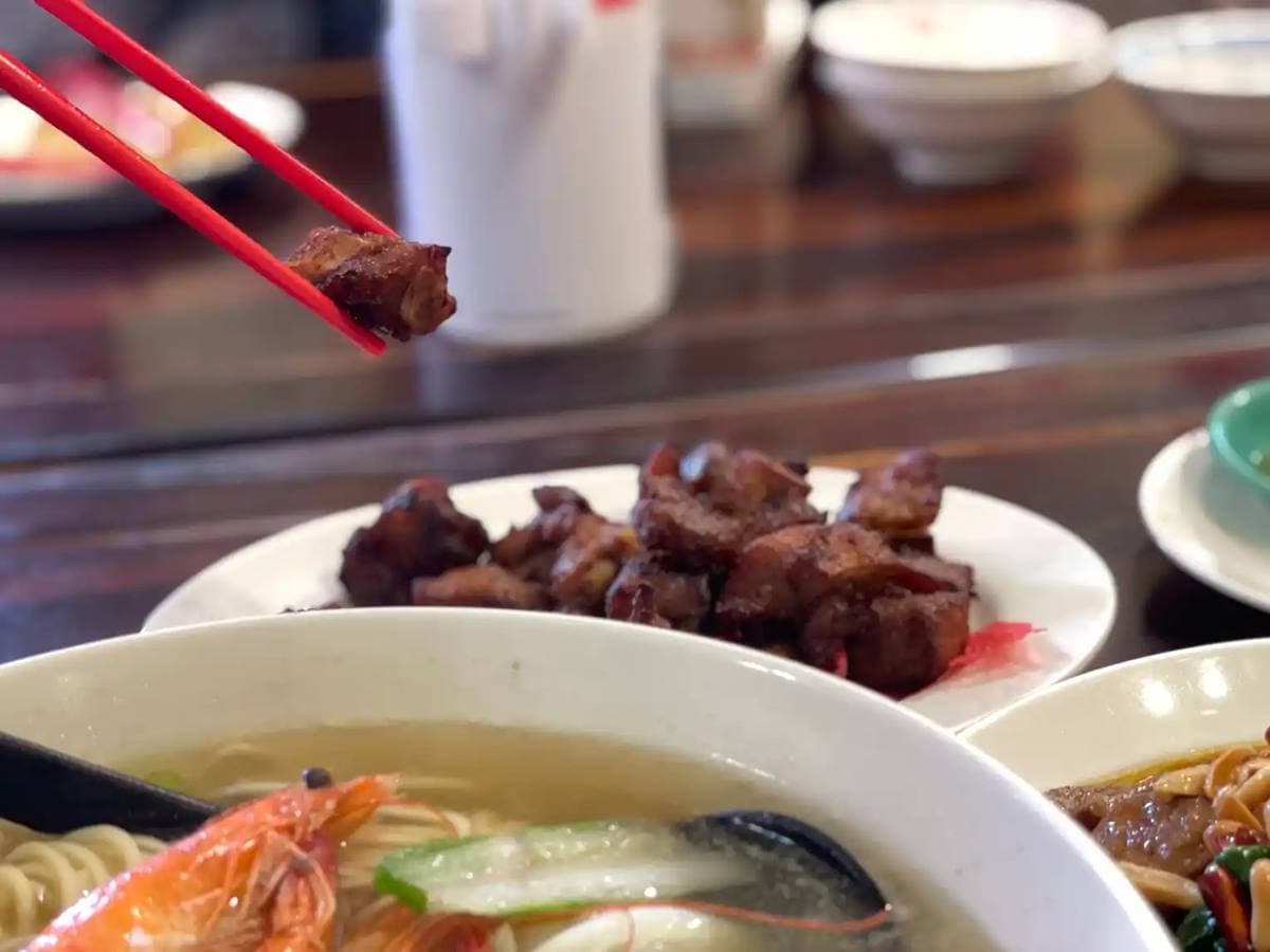 老闆怕你吃不飽!超佛「大碗公什錦麵」逼近10人份,爆量配料一整碗僅120元 老闆怕你吃不飽!超佛「大碗公什錦麵」逼近10人份,爆量配料一整碗僅120元
