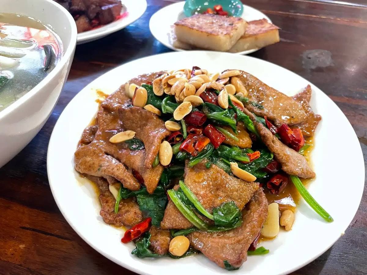 老闆怕你吃不飽!超佛「大碗公什錦麵」逼近10人份,爆量配料一整碗僅120元 老闆怕你吃不飽!超佛「大碗公什錦麵」逼近10人份,爆量配料一整碗僅120元