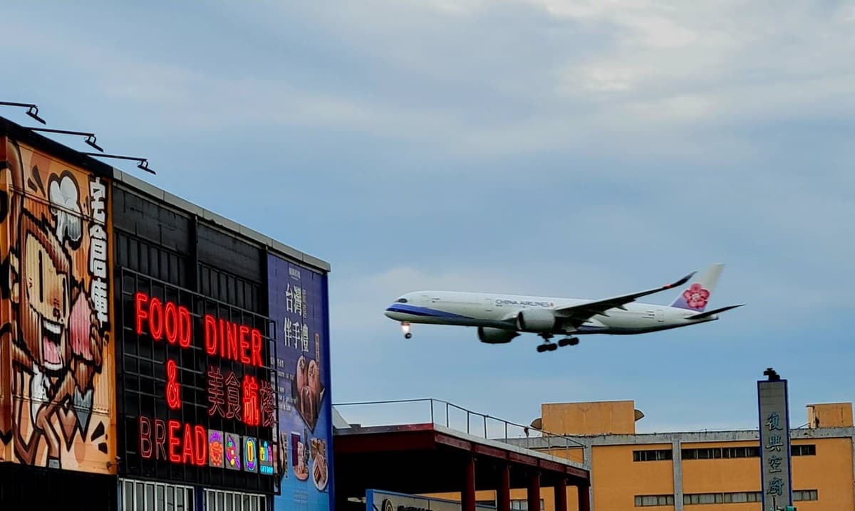 免低消賞飛機起降!桃園「飛機觀景台」全新開放,再加碼逛「空中咖啡市集」 免低消賞飛機起降!桃園「飛機觀景台」全新開放,再加碼逛「空中咖啡市集」