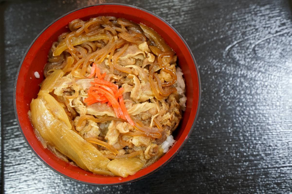 「吉野家」「すき家」「松屋」牛丼大評比!台日價格都是「這家」最便宜 「吉野家」「すき家」「松屋」牛丼大評比!台日價格都是「這家」最便宜