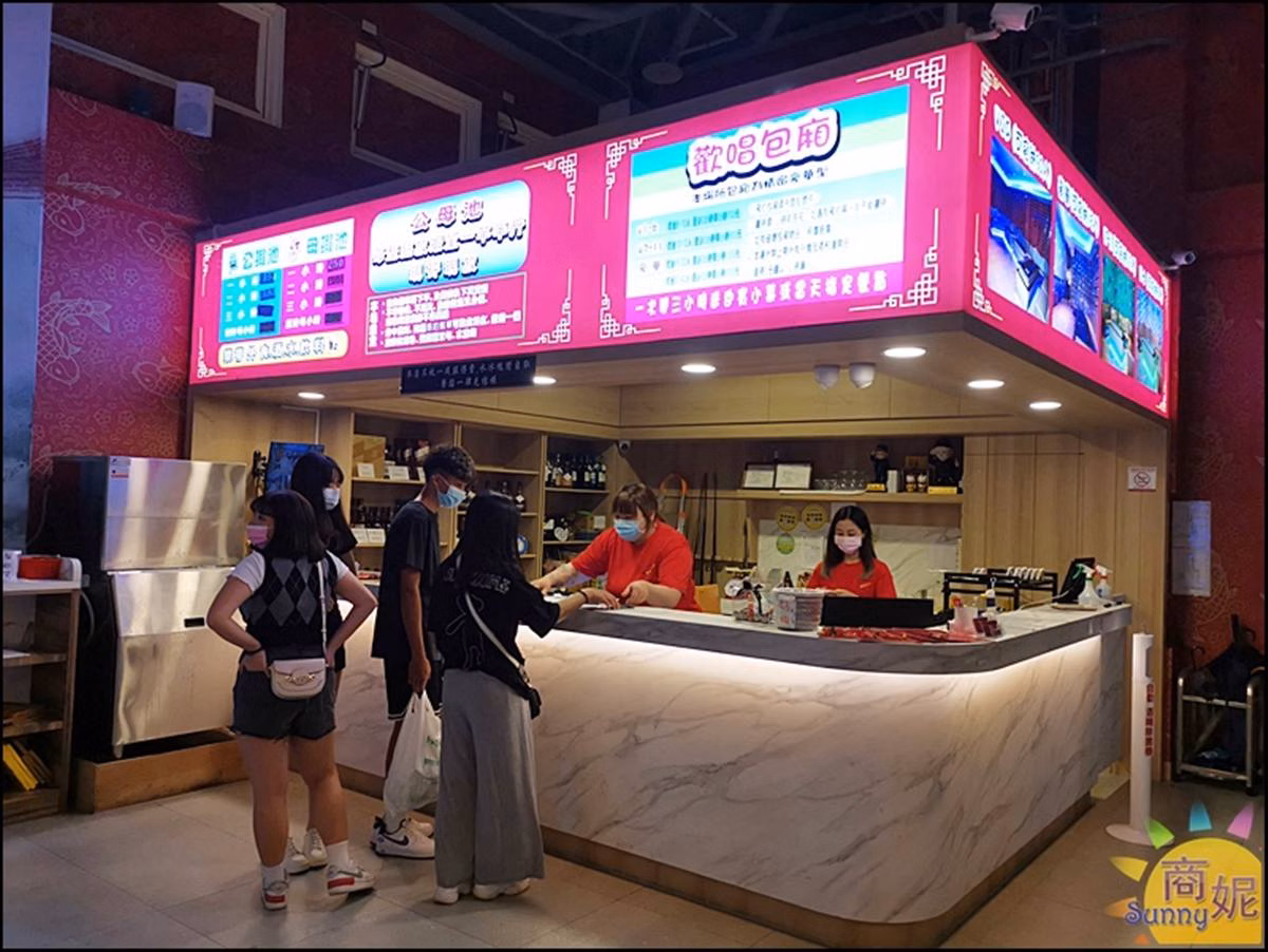 營業到凌晨!台中海鮮餐廳附設「釣蝦場+KTV」,爽嗑活蝦料理、限量一鵝三吃 營業到凌晨!台中海鮮餐廳附設「釣蝦場+KTV」,爽嗑活蝦料理、限量一鵝三吃