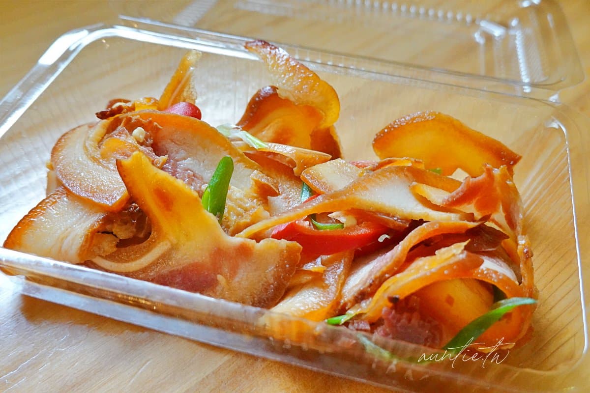 香菜控暴動!「爆量香菜滷肉飯」只要45元,50元「去骨雞腿麵」開賣就秒殺 香菜控暴動!「爆量香菜滷肉飯」只要45元,50元「去骨雞腿麵」開賣就秒殺