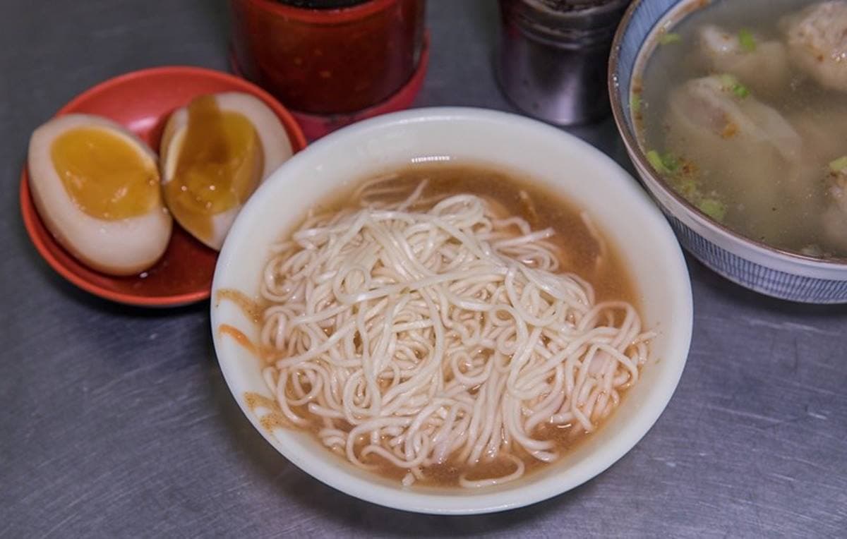 飄香70年小吃!宜蘭「濃稠麻醬麵」3分鐘就完食,魚丸餛飩湯餡料扎實 飄香70年小吃!宜蘭「濃稠麻醬麵」3分鐘就完食,魚丸餛飩湯餡料扎實