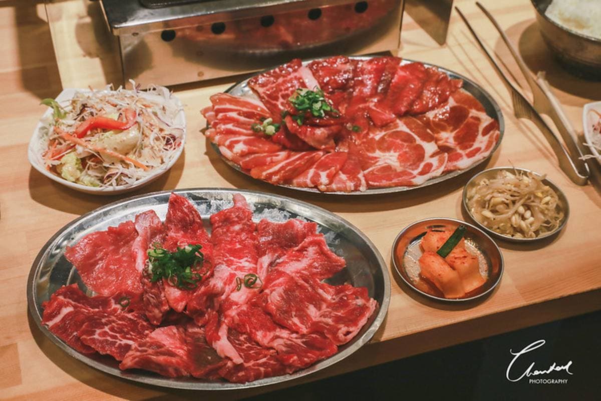 1人吃燒肉不尷尬!台南「難民燒肉」310元起就能爽嗑套餐,白飯還能免費續 1人吃燒肉不尷尬!台南「難民燒肉」310元起就能爽嗑套餐,白飯還能免費續