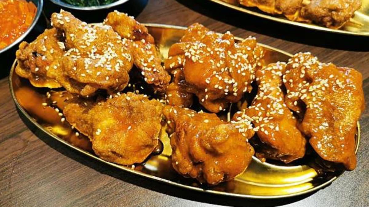 整隻活體雞入鍋!新北道地「韓式料理」小菜吃到飽,浮誇大盆裝滿滿蛤蜊 整隻活體雞入鍋!新北道地「韓式料理」小菜吃到飽,浮誇大盆裝滿滿蛤蜊