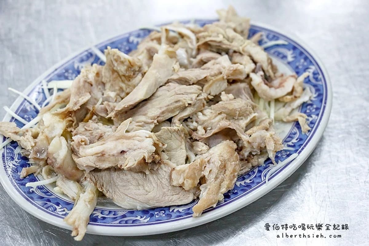 鶯歌人宵夜吃「垃圾麵」?混濁湯頭吸滿豬骨精華,再加獨門肉燥、辣油更銷魂 鶯歌人宵夜吃「垃圾麵」?混濁湯頭吸滿豬骨精華,再加獨門肉燥、辣油更銷魂