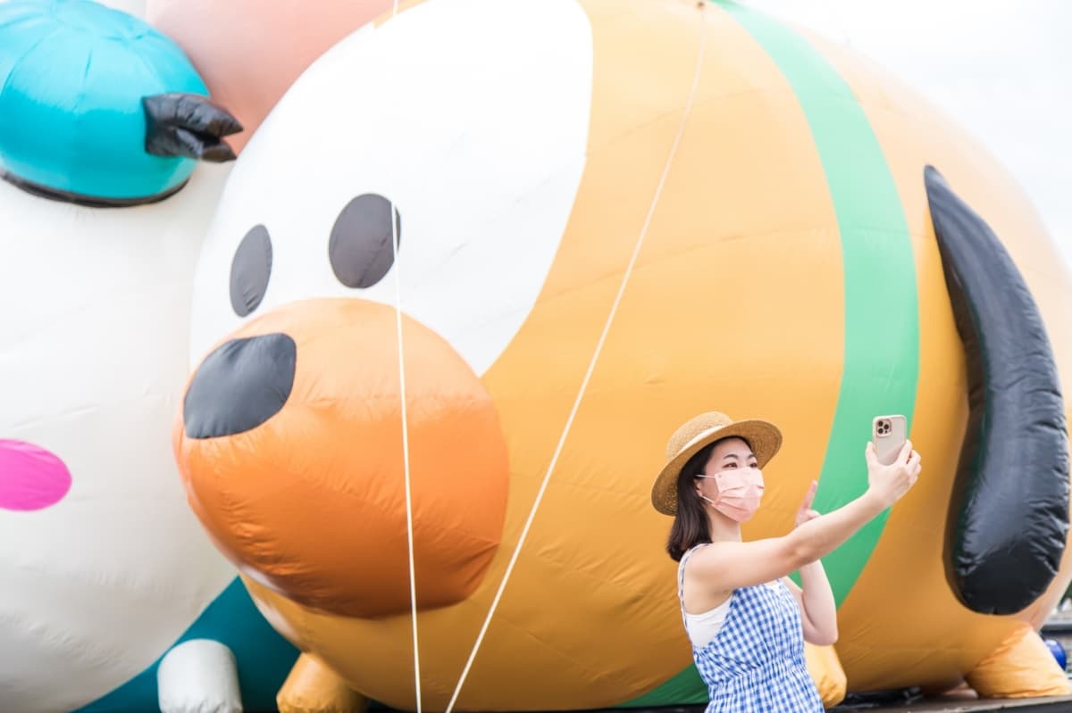 搶先曝光!15米巨萌「TSUM TSUM」漂浮安平碼頭,迪士尼粉快衝台南拍爆 搶先曝光!15米巨萌「TSUM TSUM」漂浮安平碼頭,迪士尼粉快衝台南拍爆