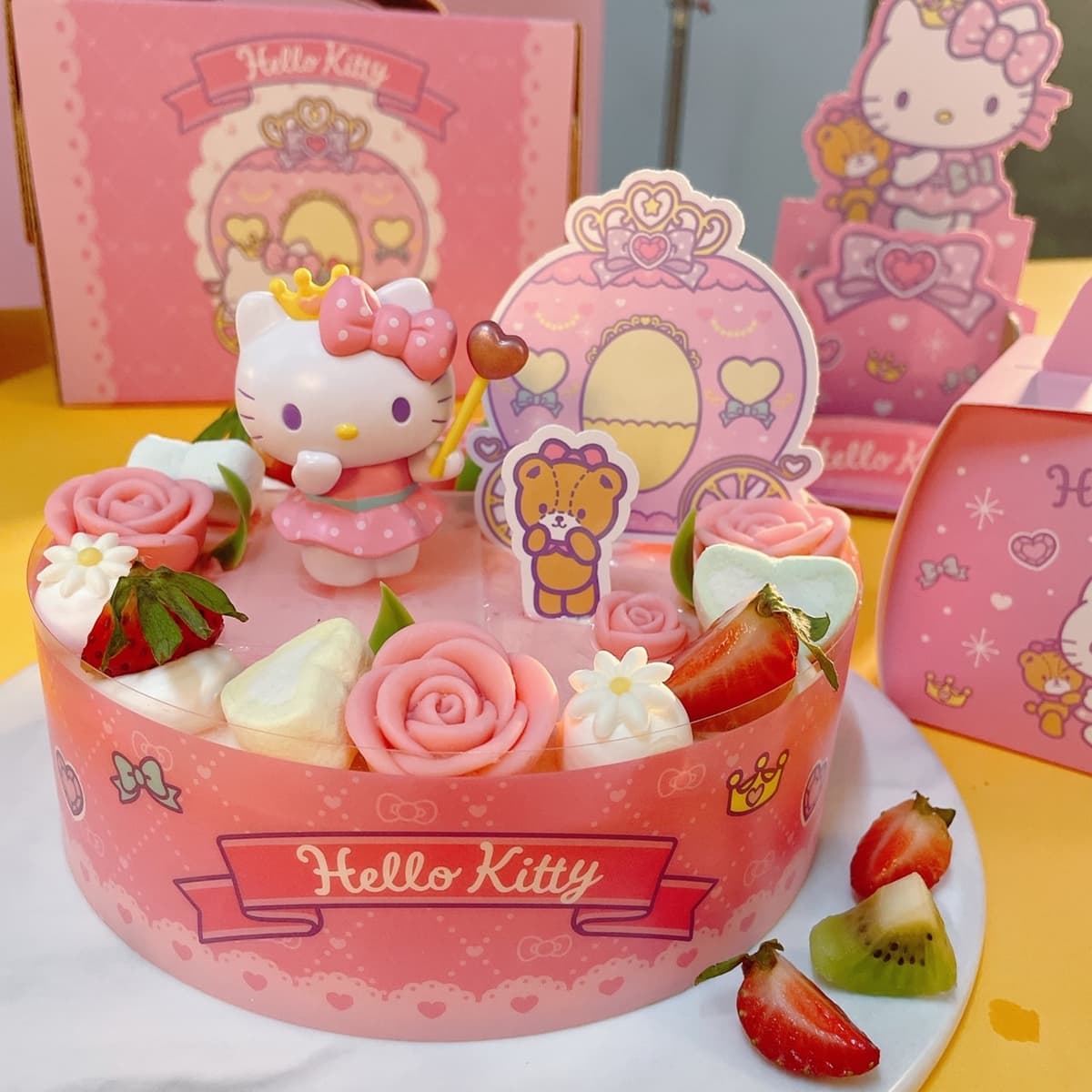 Kitty、布丁狗萌到捨不得吃!85℃4款三麗鷗蛋糕限量快搶,還有公仔可收藏 Kitty、布丁狗萌到捨不得吃!85℃4款三麗鷗蛋糕限量快搶,還有公仔可收藏