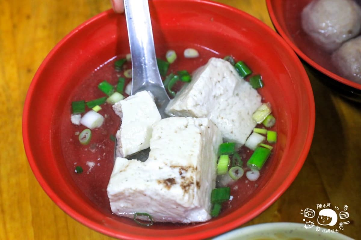 飄香70年!埔里「老字號肉圓」皮Q內餡多,倒入大骨湯變在地吃法 飄香70年!埔里「老字號肉圓」皮Q內餡多,倒入大骨湯變在地吃法
