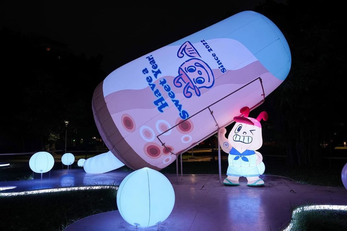 公園變身《愛麗絲夢遊仙境》!衝高雄打卡紅心城堡、撲克牌衛兵,點燈更浪漫 公園變身《愛麗絲夢遊仙境》!衝高雄打卡紅心城堡、撲克牌衛兵,點燈更浪漫