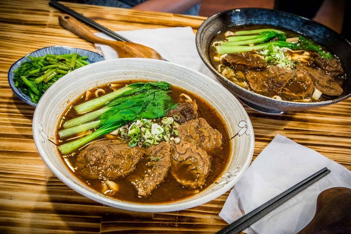 從早吃到晚!中原夜市周邊8家「高CP值美食」:平價牛排、最好吃地瓜球 從早吃到晚!中原夜市周邊8家「高CP值美食」:平價牛排、最好吃地瓜球