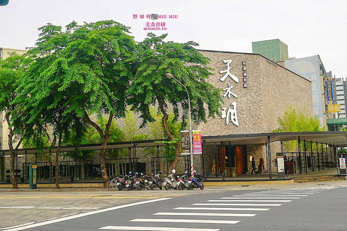 佛祖陪吃火鍋!高雄「浮誇系鍋物」打卡禪意蓮花池,嘗鮮棉花糖+壽喜燒湯底 佛祖陪吃火鍋!高雄「浮誇系鍋物」打卡禪意蓮花池,嘗鮮棉花糖+壽喜燒湯底
