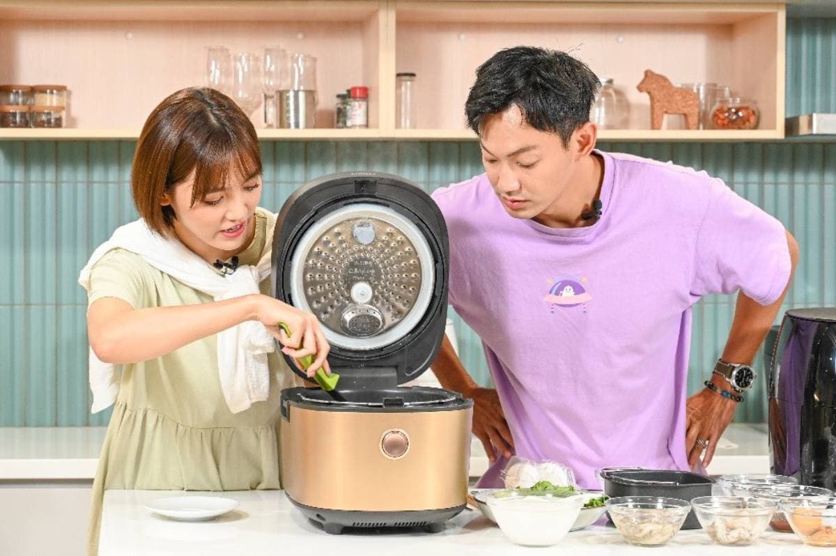 TVBS全新數位節目《威風拉熱血廚房》上菜,廚藝小白朵拉靠這個原地封「廚神」 TVBS全新數位節目《威風拉熱血廚房》上菜,廚藝小白朵拉靠這個原地封「廚神」