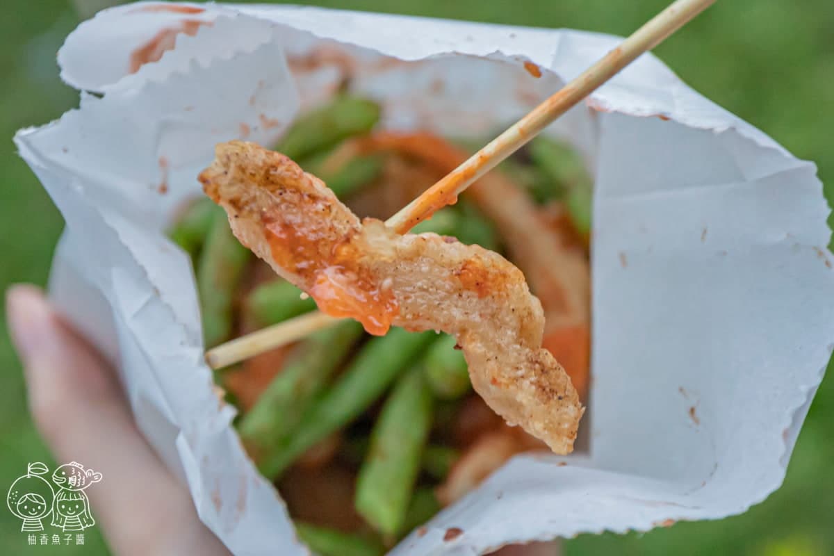 30元吃爆手掌大雞排!台中「無名鹹酥雞」一開攤就排隊,外酥內多汁CP值超高 30元吃爆手掌大雞排!台中「無名鹹酥雞」一開攤就排隊,外酥內多汁CP值超高