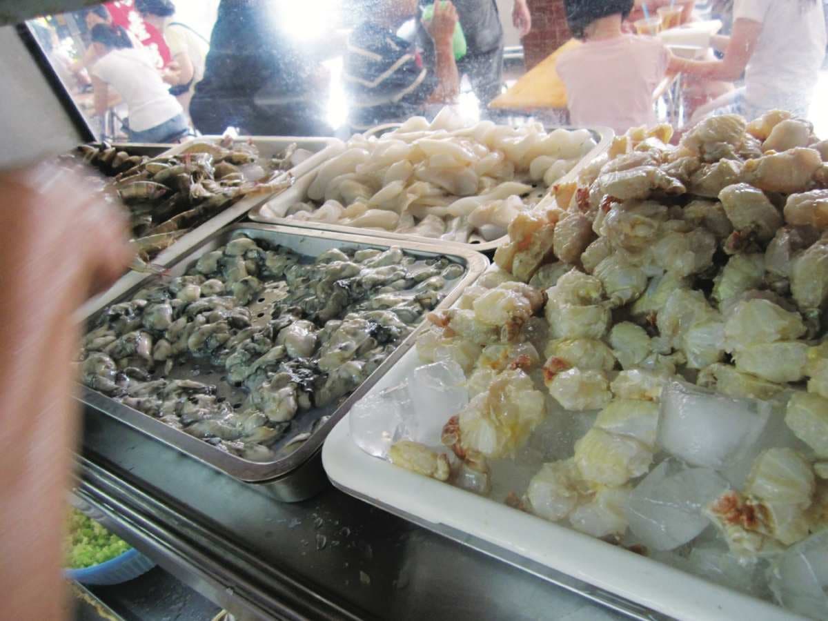忙到1次煮5鍋!台南4.1星「澎湃海鮮粥」塞滿5種海鮮,老饕必點特製蝦捲 忙到1次煮5鍋!台南4.1星「澎湃海鮮粥」塞滿5種海鮮,老饕必點特製蝦捲