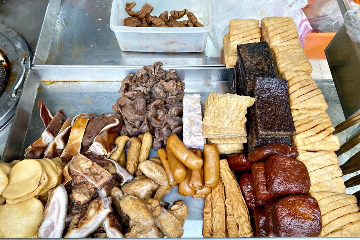 點麵送高麗菜!忠孝復興「大分量滷味」30元就能吃飽,還未營業就排隊快衝 點麵送高麗菜!忠孝復興「大分量滷味」30元就能吃飽,還未營業就排隊快衝