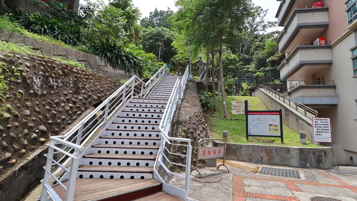 東吳大學登山步道 img