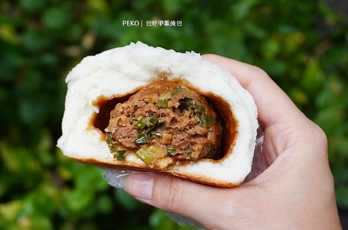 偽裝成包子的胡椒餅?4.2星「蔥燒包」皮厚內餡飽滿,生意好到一次煎5鍋 偽裝成包子的胡椒餅?4.2星「蔥燒包」皮厚內餡飽滿,生意好到一次煎5鍋