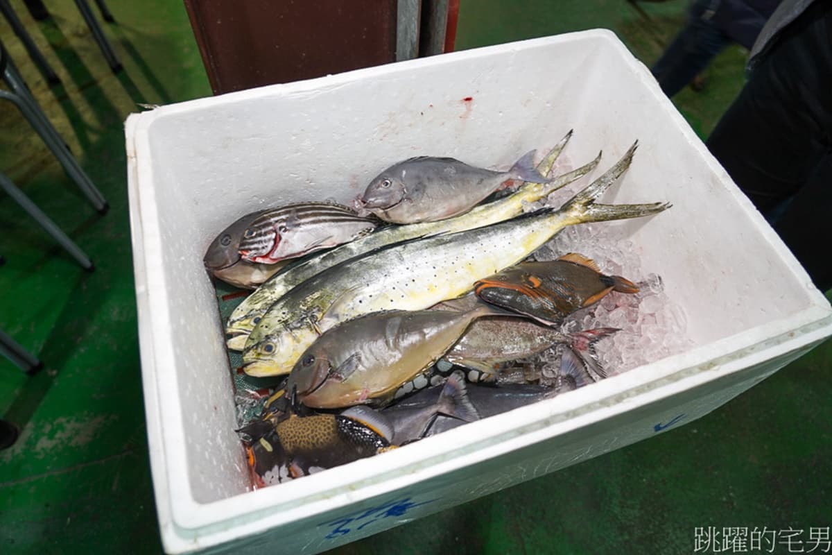 整尾烤「鬼頭刀」上桌!超狂「泰式燒烤」好評破3400則,人氣爆棚想吃先排隊 整尾烤「鬼頭刀」上桌!超狂「泰式燒烤」好評破3400則,人氣爆棚想吃先排隊