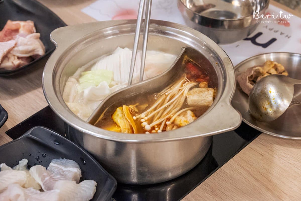 小資必收!5家高CP值火鍋吃到飽:199元迴轉火鍋、肉片狂瀑布、海鮮船免費送 小資必收!5家高CP值火鍋吃到飽:199元迴轉火鍋、肉片狂瀑布、海鮮船免費送