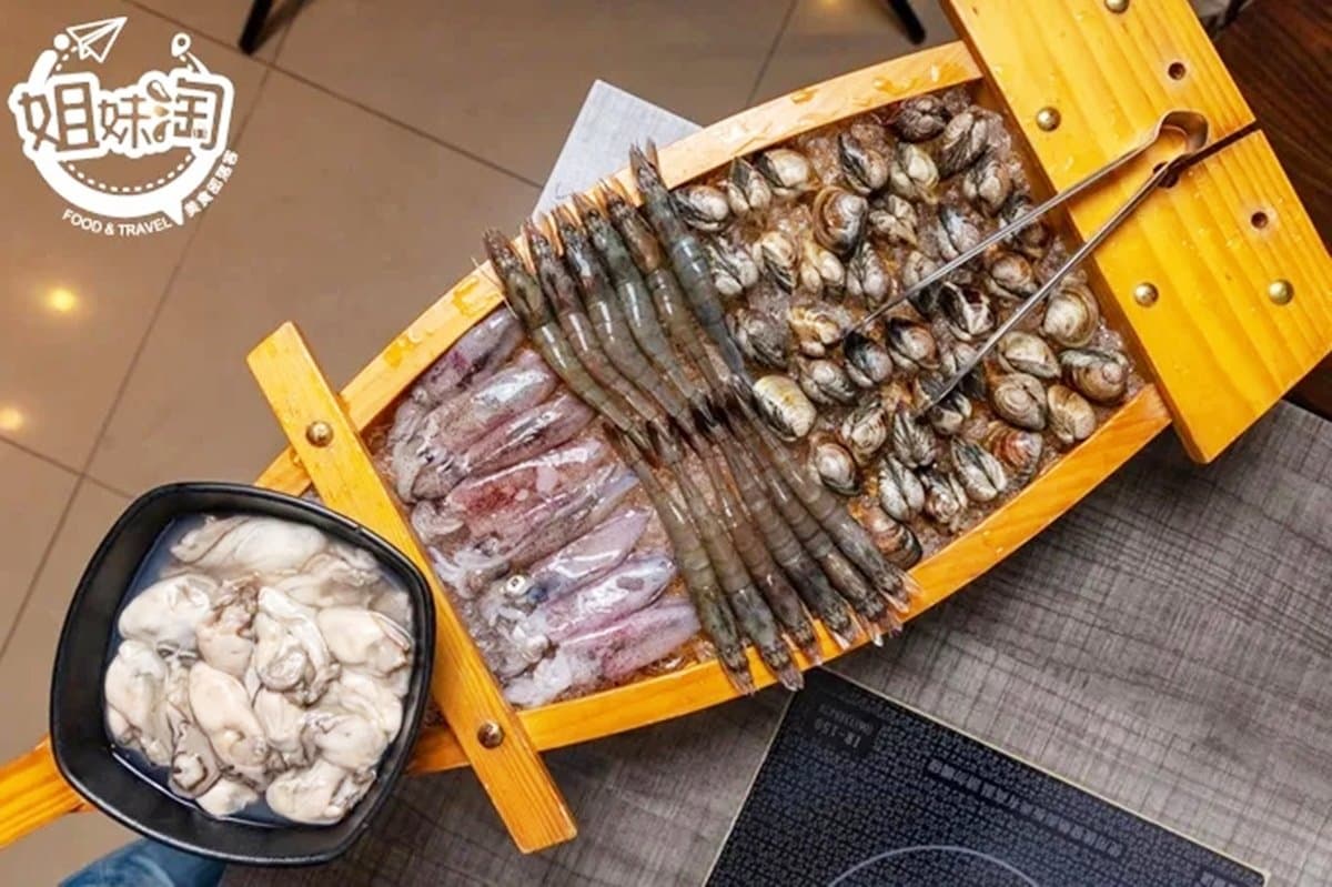 小資必收!5家高CP值火鍋吃到飽:199元迴轉火鍋、肉片狂瀑布、海鮮船免費送 小資必收!5家高CP值火鍋吃到飽:199元迴轉火鍋、肉片狂瀑布、海鮮船免費送