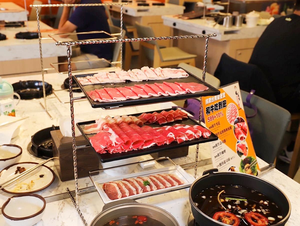 小資必收!5家高CP值火鍋吃到飽:199元迴轉火鍋、肉片狂瀑布、海鮮船免費送 小資必收!5家高CP值火鍋吃到飽:199元迴轉火鍋、肉片狂瀑布、海鮮船免費送