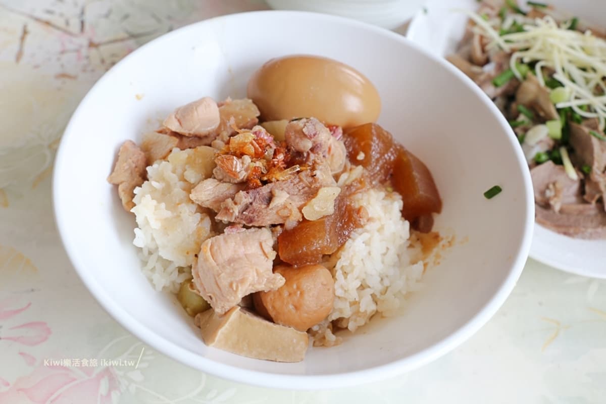 不是美食沙漠!雲林虎尾5銅板小吃:1元地瓜球、10元滿料湯、一甲子麵線 不是美食沙漠!雲林虎尾5銅板小吃:1元地瓜球、10元滿料湯、一甲子麵線