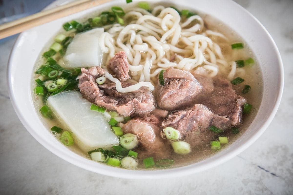 林口不是美食沙漠!饕客帶路吃6家:比臉大雞排飯、近5000則好評、免費加麵線 林口不是美食沙漠!饕客帶路吃6家:比臉大雞排飯、近5000則好評、免費加麵線