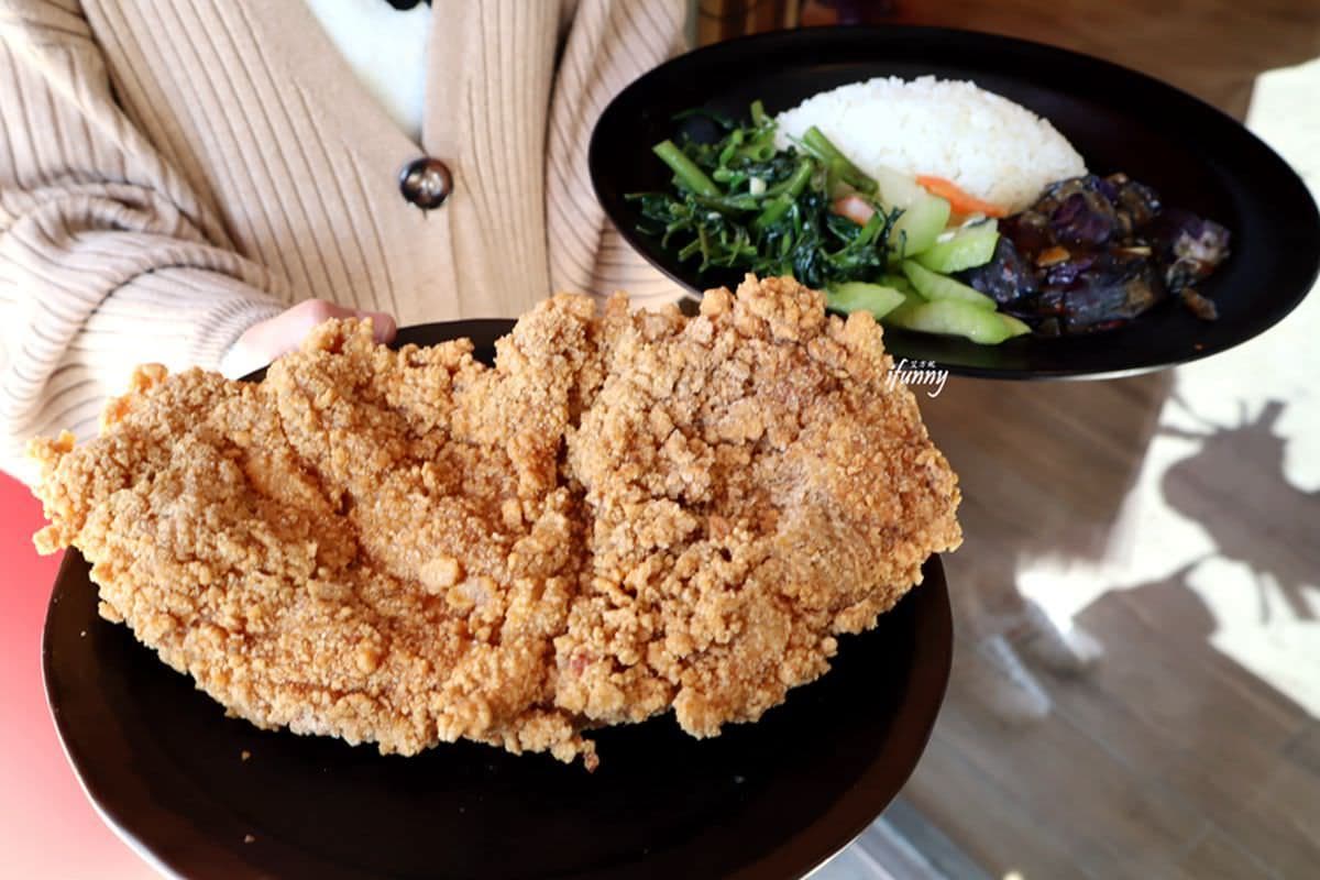 林口不是美食沙漠!饕客帶路吃6家:比臉大雞排飯、近5000則好評、免費加麵線 林口不是美食沙漠!饕客帶路吃6家:比臉大雞排飯、近5000則好評、免費加麵線