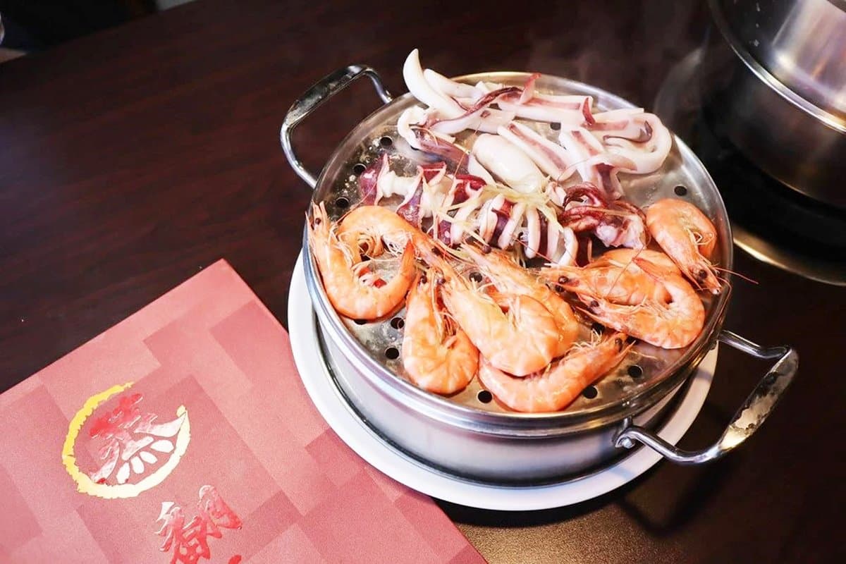 林口不是美食沙漠!饕客帶路吃6家:比臉大雞排飯、近5000則好評、免費加麵線 林口不是美食沙漠!饕客帶路吃6家:比臉大雞排飯、近5000則好評、免費加麵線