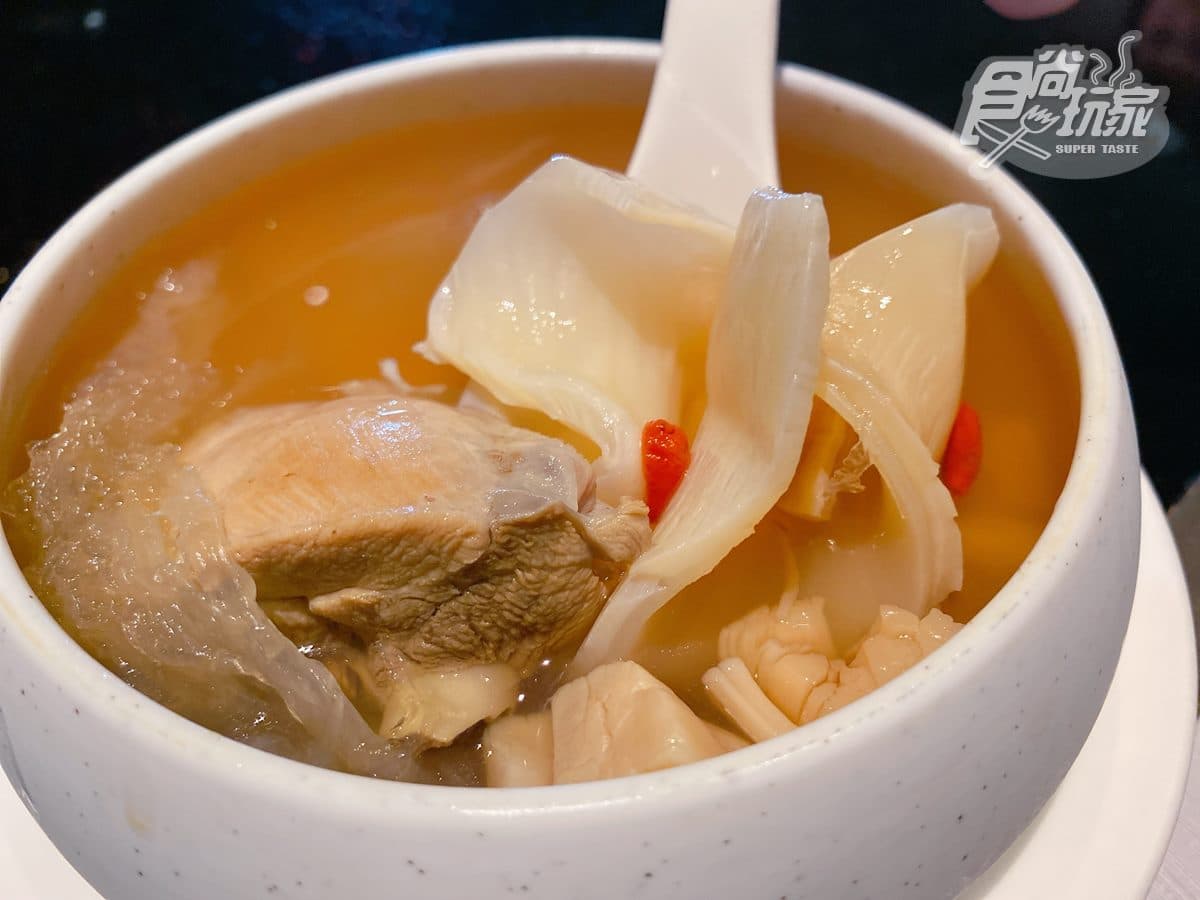 法式港點280元就能吃!必吃魚子醬蝦餃、金箔蝦球,還有金色靚湯好料撈不完 法式港點280元就能吃!必吃魚子醬蝦餃、金箔蝦球,還有金色靚湯好料撈不完