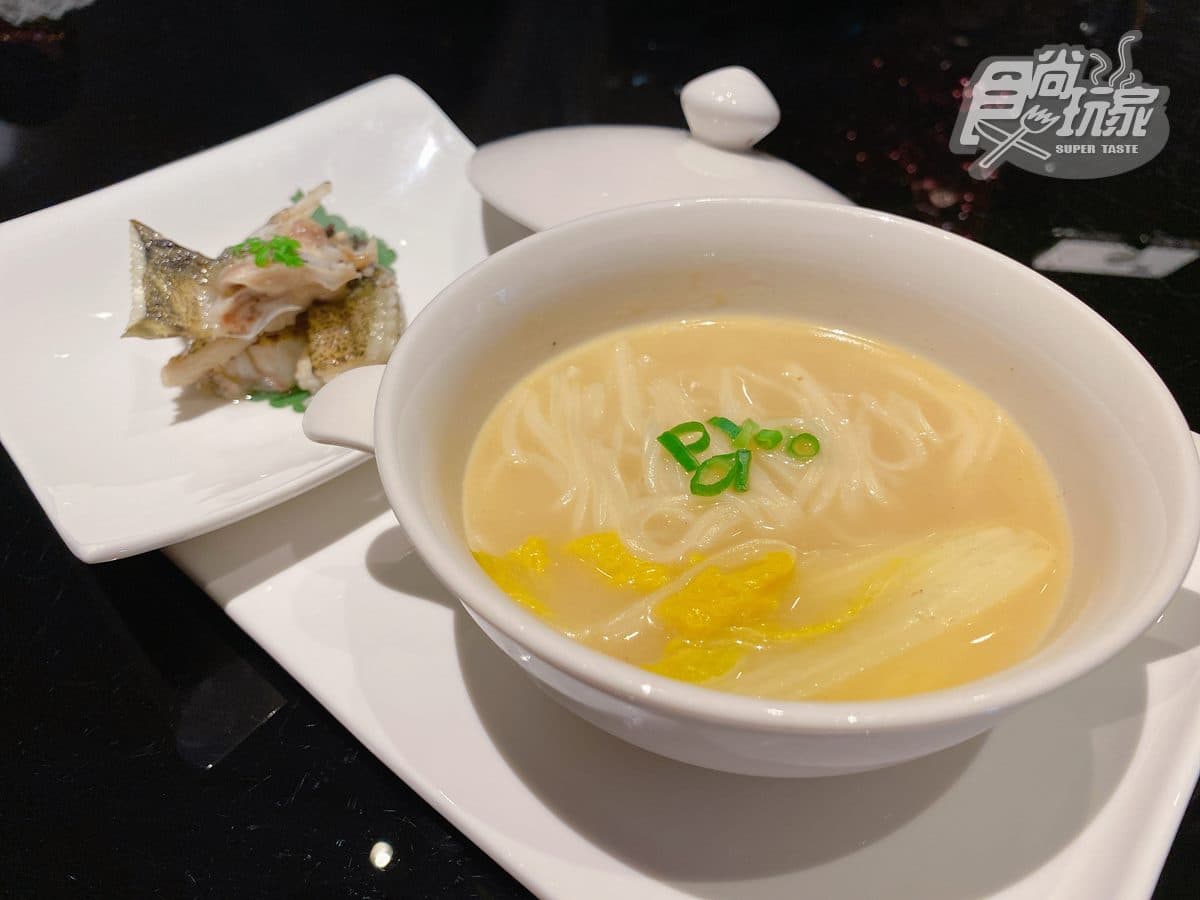 法式港點280元就能吃!必吃魚子醬蝦餃、金箔蝦球,還有金色靚湯好料撈不完 法式港點280元就能吃!必吃魚子醬蝦餃、金箔蝦球,還有金色靚湯好料撈不完