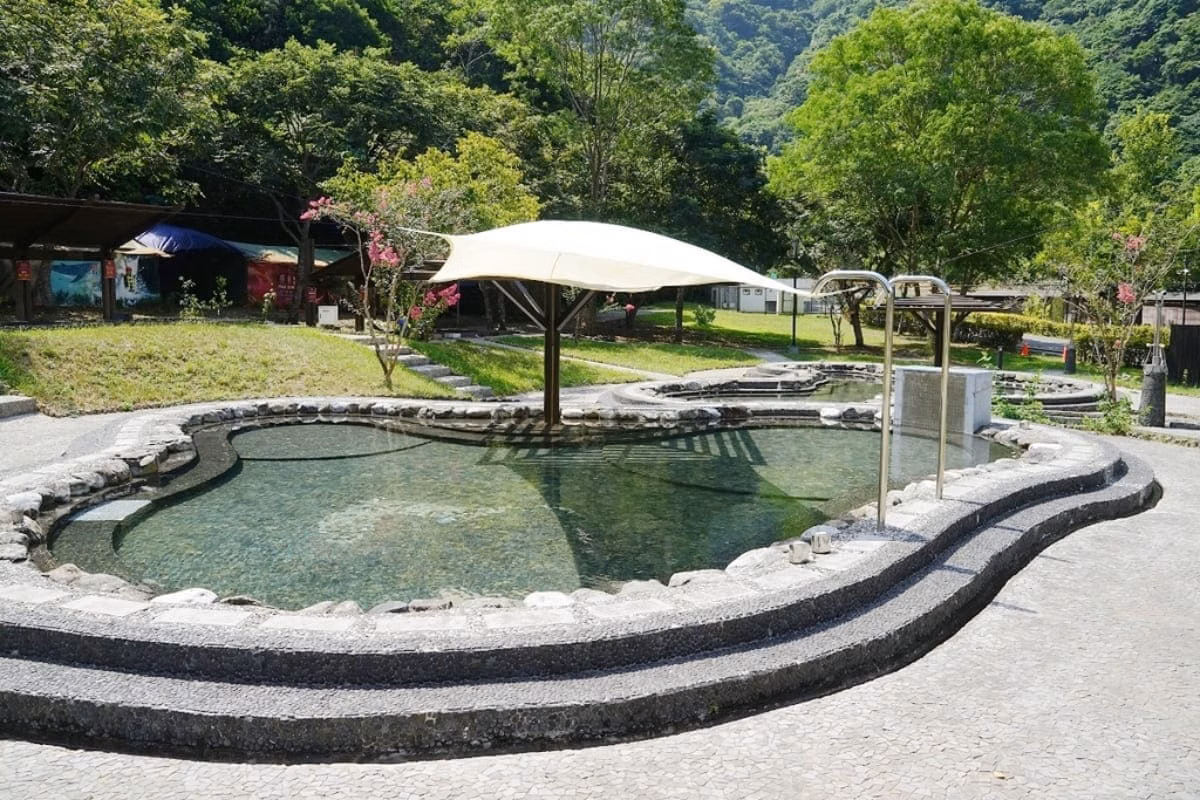 最低80元就能泡!北部6大高CP值溫泉祕境:200元雙人湯屋、台版冰島藍湖 最低80元就能泡!北部6大高CP值溫泉祕境:200元雙人湯屋、台版冰島藍湖